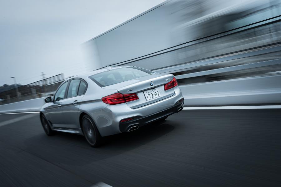  BMW 540i Sedan M Sport (G30) 2017 года  (JP) (фото 2 из 21)